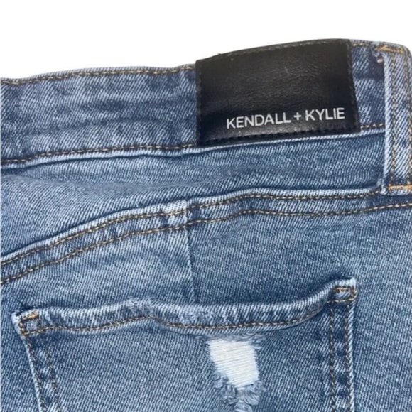 Kendall + Kylie Icon High Rise Straight 13/31 Raw Hem Distressed Ripped Cropped - Picture 5 of 9